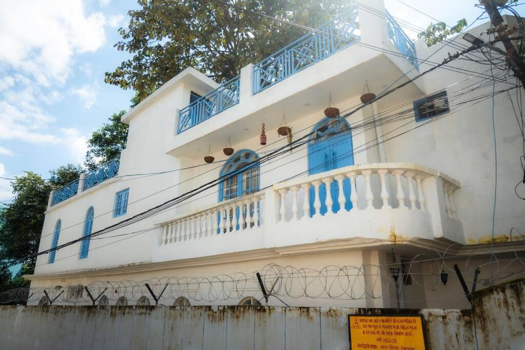 Blue Door Villa By Homeyhuts Rajpur ภายนอก รูปภาพ
