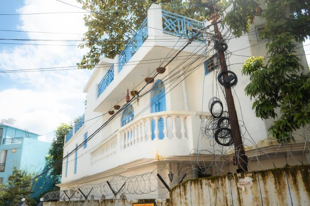 Blue Door Villa By Homeyhuts Rajpur ภายนอก รูปภาพ